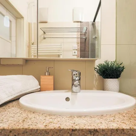 Apartment Downtown Vintage By Bella